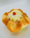 Strawberry Ice Cream Croissant Squishy – Ultra Soft Stress Relief Toy
